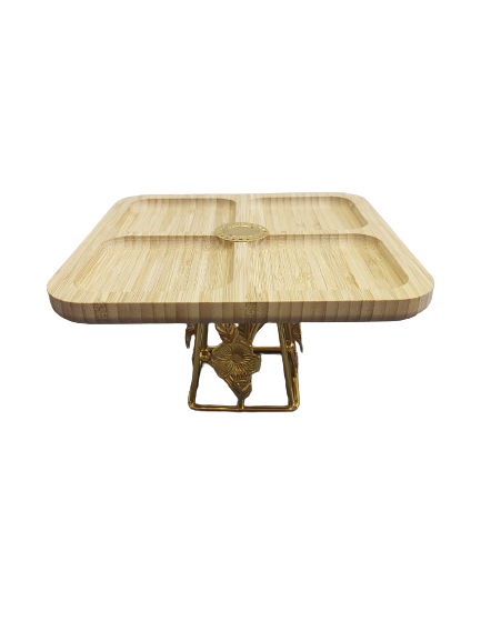 BANDEJA DE BAMBOO CON BASE DORADA