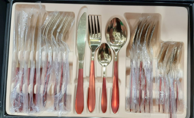 SET DE CUBIERTOS 